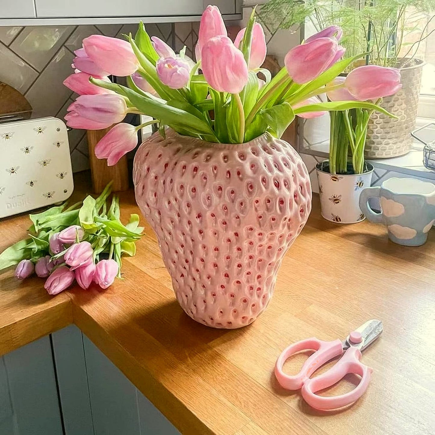 Berry Bliss: Vibrant Strawberry Ceramic Vase for a Sweet Touch of Home Décor