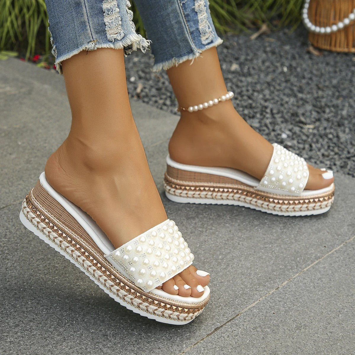 Pearls & Sunshine – Comfy Sandals