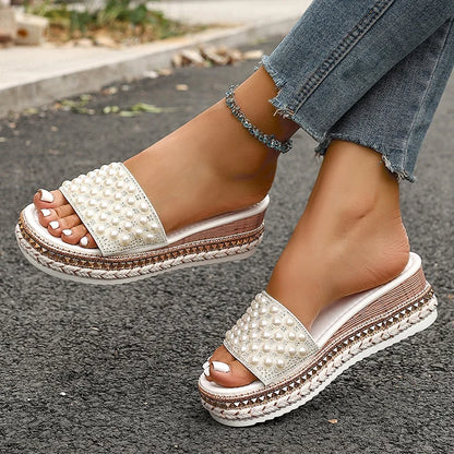 Pearls & Sunshine – Comfy Sandals