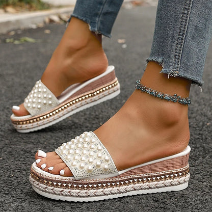 Pearls & Sunshine – Comfy Sandals