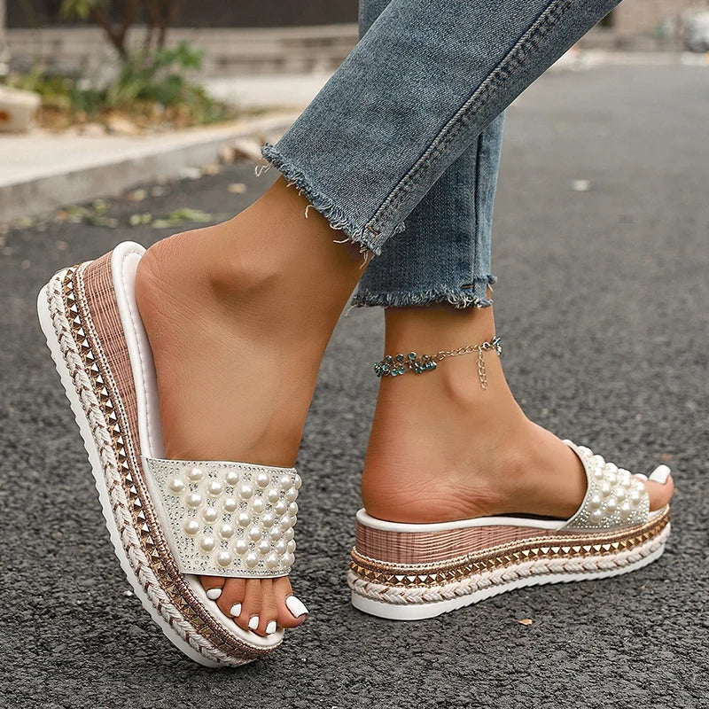 Pearls & Sunshine – Comfy Sandals