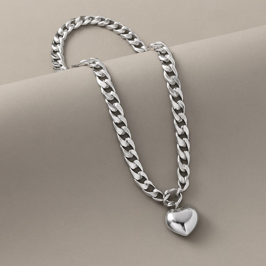 Power and Grace: Contrasting Link Necklace with Heart Charm