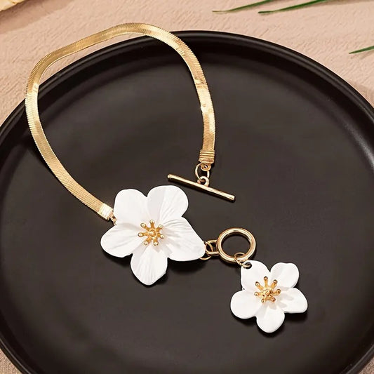 Petals by the Shore Anklet